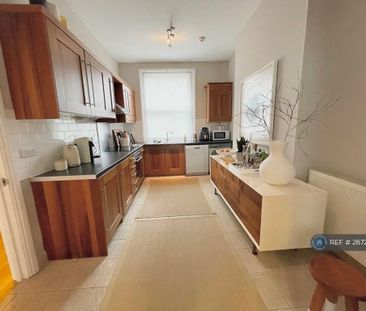 2 bedroom maisonette to rent - Photo 5