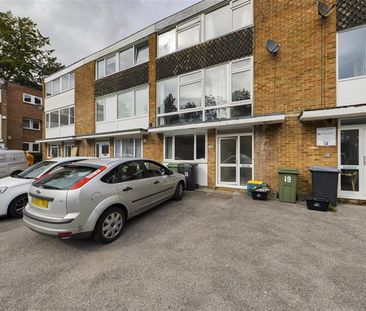 Sparkford Close, Winchester - Photo 1