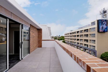 Penthouse Twin Share Studio - Photo 5