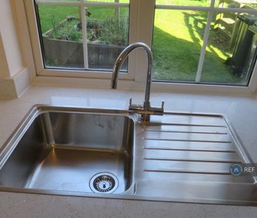 2 bedroom semi-detached house to rent - Photo 4