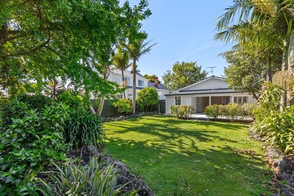 Renovated Bungalow in Mt Eden - Photo 1