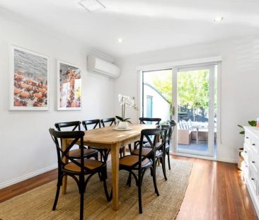 Low-Maintenance, Light-Filled Townhouse in the Heart of Richmond - Photo 2