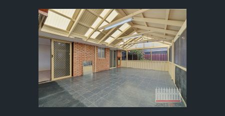 Comfortable Family Living in a Prime Kingsley Location - Photo 5