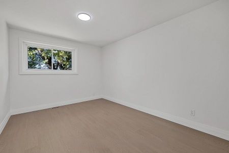 For Lease - 703 Sunnypoint Drive Unit# Main, Newmarket, Ontario - Photo 4