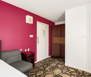 Room 206, SimplyStay Lincoln Road, Skegness, Lincolnshire, PE25 2EA - Photo 1