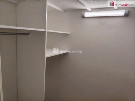 Pronájem bytu 1+kk, Děčín - Staré Město, ul.Zelená - Photo 2