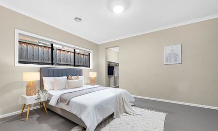 STUNNING, LARGE FAMILY HOME - Photo 2