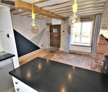 2 bedroom semi-detached house to rent - Photo 6