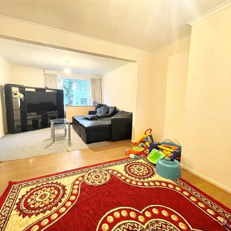 3 bedroom semi-detached house to rent - Photo 1