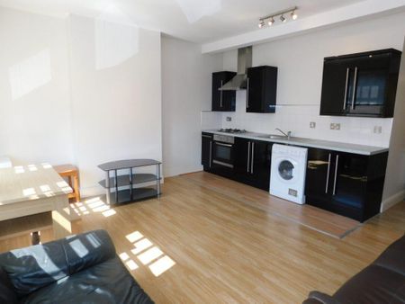 2 bedroom flat to rent - Photo 4