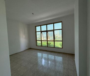 Free AC, spacious area, lively location, great pri - Photo 2