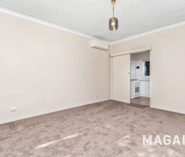 Unit in great location - Photo 1