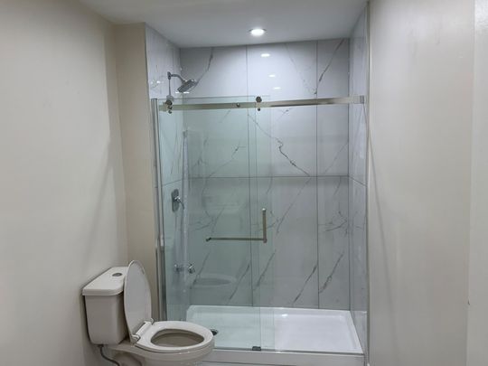 For Lease - 162 Beech St Main Floor Street, Brampton, Ontario - Photo 1