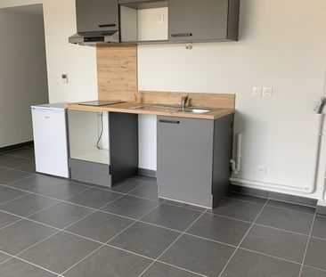 Location Appartement 2 pièces 46m² LES ANGLES 30133 - Photo 4