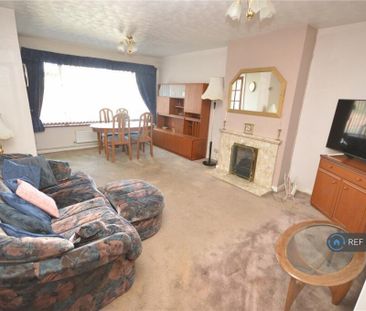 3 bedroom bungalow to rent - Photo 1