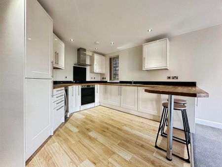 3 bedroom apartment to rent - Photo 3