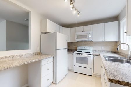For Lease - 34 Orton Park Unit# Upper, Toronto, Ontario - Photo 3
