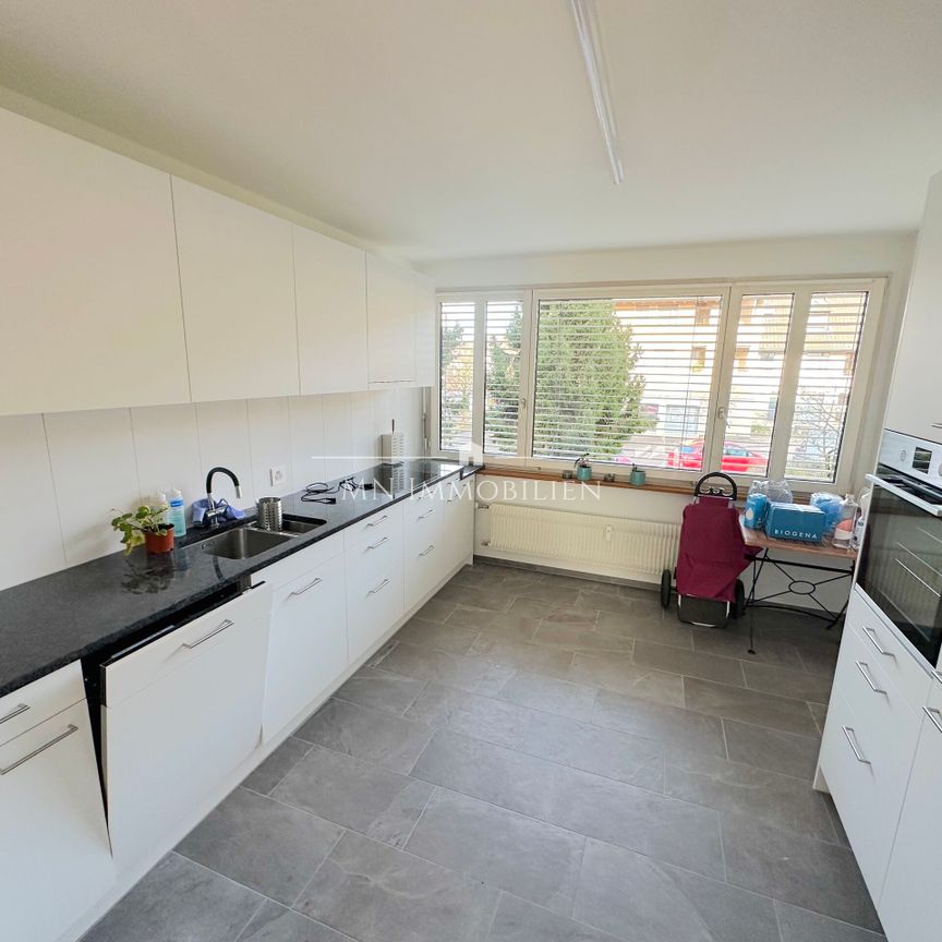 Spacious 5-room apartment with balcony and garden view - Photo 1