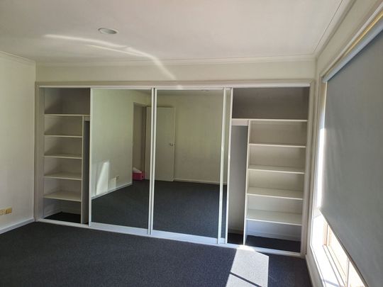 Well Presented 2 Bedroom Home Close to Shops & Transport - Photo 1