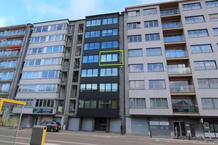 VOLLEDIG VERNIEUWD APPARTMENT IN HET CENTRUM - Photo 4