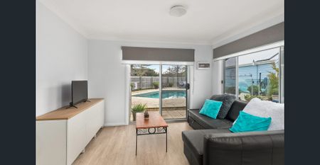 Country Style Living - Photo 5