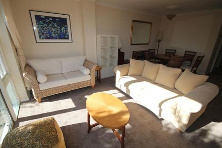 3 bedroom house share to rent - Photo 2