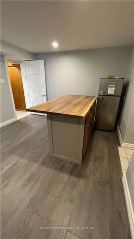 For Lease - 65 Whitburn Crescent, Toronto, Ontario - Photo 2