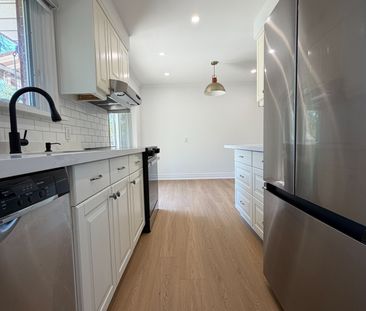 For Lease - 414 Third Line, Oakville, Ontario - Photo 3