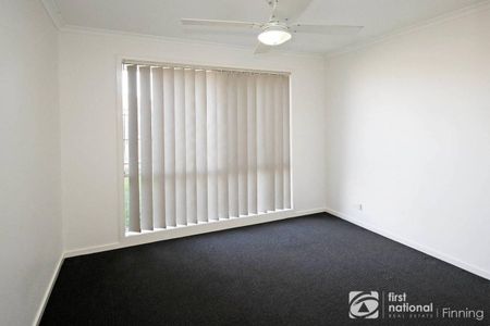 Cosy two bedroom unit - Photo 2