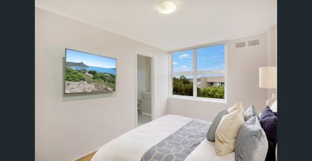 Light & Bright One Bedroom with Harbour Views - Photo 2
