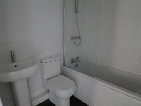 2 bedroom maisonette to rent - Photo 5