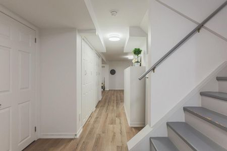 For Lease - 8 Brownstone Circle, Vaughan, Ontario - Photo 3