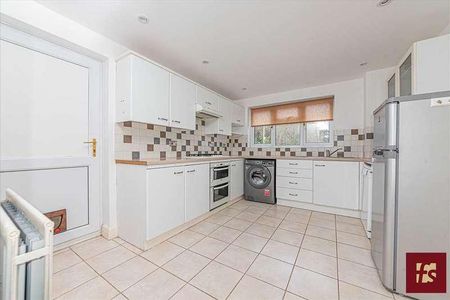 The Brackens, Pine Ridge, Crowthorne, RG45 - Photo 5