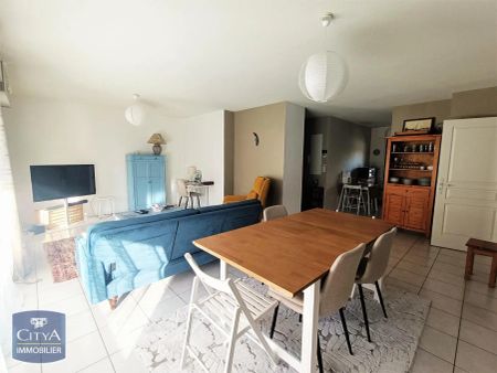 Appartement à louer 4 pièces 82m² - Photo 2