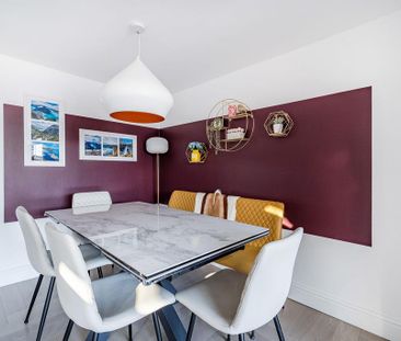 3 bedroom end of terrace house to rent - Photo 3