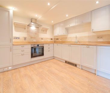 3 bedroom maisonette to rent - Photo 1