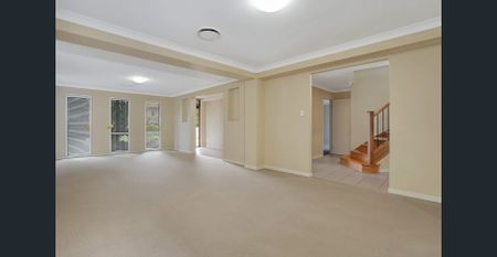 Spacious home in convenient location - Photo 2