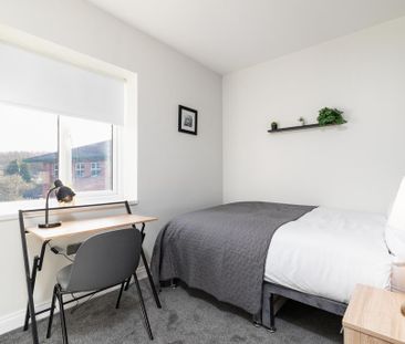 1 bedroom in a house share to rent - Photo 1