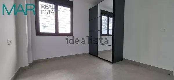 Alquiler de piso en Calle Almirante - Photo 1