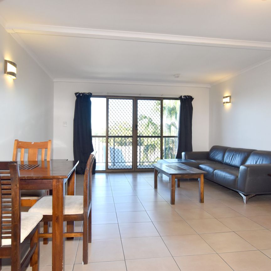 :: PARTLY FURNISHED, TWO BEDROOM UNIT IN THE HEART OF GLADSTONE - Photo 1