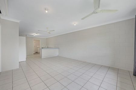 1/39 San Vito Crescent, Rasmussen. - Photo 2