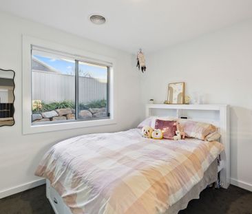 Bright, Stylish & Ready to Impress - Your Perfect Rental Retreat! - Photo 6