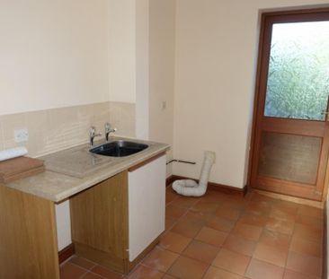 3 bedroom detached house to rent - Photo 2