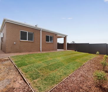 24 Cordyline Street, Mount Duneed VIC 3217 - House For Rent | Domain - Photo 3