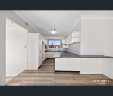 11 Port Macquarie Avenue, Hoxton Park, NSW 2171 - Photo 5