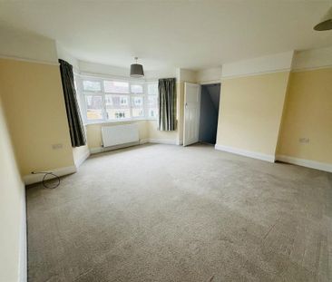 4 bedroom detached house to rent - Photo 2