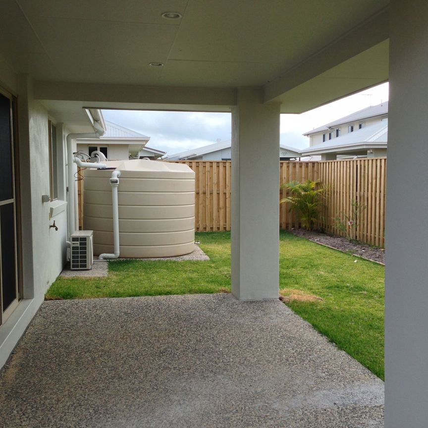 Fully Air-Conditioned Large Home - Photo 1