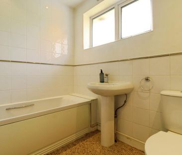 3 bedroom property to rent - Photo 2
