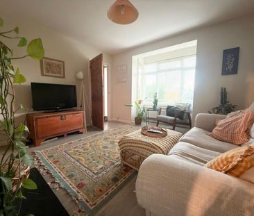 Elmhurst Estate, Bath, Batheaston - Photo 1