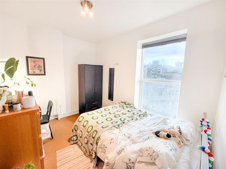 Flat 4, 307 Western BankSheffield - Photo 4